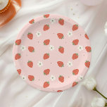 Assiettes En Carton Filles fraises Anniversaire |<br><div class="desc">Cette conception personnalisable de plaque en papier présente un bel arrière - plan aux fraises à thème printemps et été.</div>