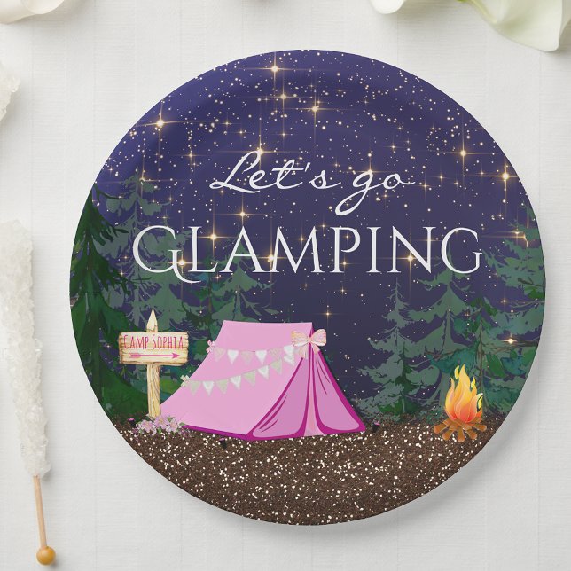 Assiettes En Carton Filles Glamping fête d'anniversaire (Add your own text to these cute glamping or camping paper plates.)