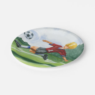 Assiettes En Carton Footballeur donnant un coup de pied une boule par