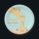 Assiettes En Carton Fournitures de Baby shower de Giraffe mignonne et<br><div class="desc">Des baby showers de girafe mignons et sucrés complètent ce baby shower à thème de girafe ! Il y a une girafe maman qui se penche pour donner un baiser sur le côté de sa petite girafe, exprimant les soins que la mère a pour l'enfant. Le veau mignon a une...</div>