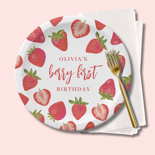 Assiettes En Carton Fraise Berry Premières filles Anniversaire personn (Strawberry berry first birthday paper plates and matching party decor.)