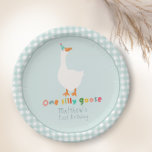 Assiettes En Carton Garçons Blue One Silly Goose 1er anniversaire<br><div class="desc">Ce joli modèle de plaque de papier 1er anniversaire pour garçons comporte une oie sotte avec un casquette de fête bleu, avec en vichy bleu assorti, et peut être personnalisé avec le nom de votre enfant dans la typographie mignonne et colorée. Le design de la ferme parfait pour le premier...</div>