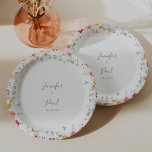 Assiettes En Carton Gâteau simple Fleur sauvage multicolore Mariage<br><div class="desc">Cette simple plaque de mariage fleur sauvage multicolore est parfaite pour une réception de mariage moderne. Le design se compose d'un assortiment multicolore de fleurs sauvages roses, rousses, violettes, jaunes, blanches, violettes, rouges, bordeaux. Faites-le vous-même en ajoutant les noms de la mariée, du marié et de la date du mariage....</div>