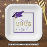 Assiettes En Carton Graduation 2025 Faux Metallic Purple Gold Script<br><div class="desc">CLASSE personnalisée moderne de 2025 plaques de graduation violet, or et blanc avec le nom de votre diplômé dans un script écrit à la main chic avec casquette de graduation violet faux métallique et or métallique 2025. ASSISTANCE : Pour obtenir de l'aide sur la modification/la personnalisation de la conception, le...</div>