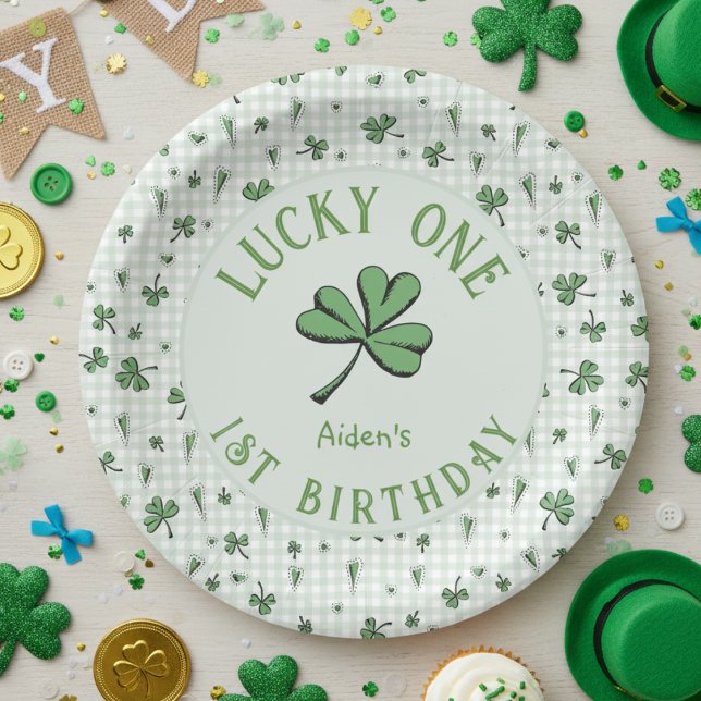 Assiettes En Carton Green Lucky One Irlandais 1er anniversaire (Lucky One Green Shamrock Four Leaf Clover 1st Birthday Paper Plates. Irish St Patrick's Day Party)