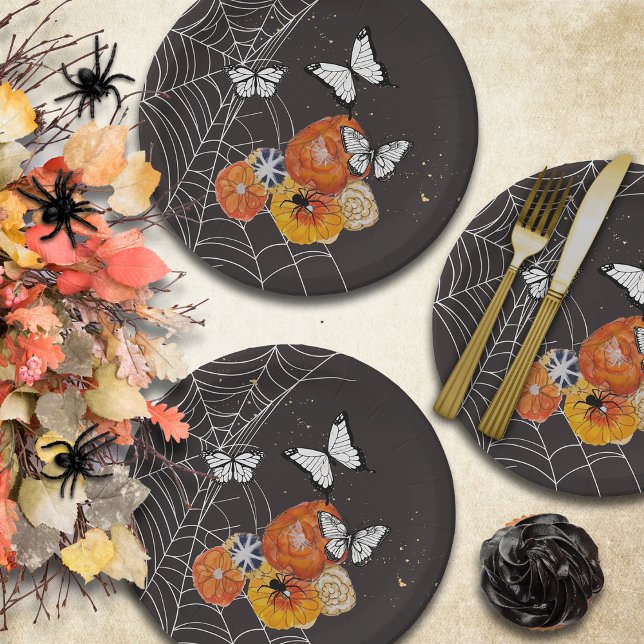 Assiettes En Carton Halloween Florales Papillons Araignées Éffrayant (Give your Halloween party a romantic Gothic vibe with pretty florals, butterfies, and spiders)