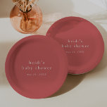 Assiettes En Carton HEIDI Summer Red Boho Baby shower simple moderne<br><div class="desc">Ces assiettes en papier baby shower de la collection Heidi, en bois rouge, sont parfaites pour un baby shower simple. Le design rouge fraise présente une typographie moderne sans ornement de boho avec un style minimaliste unique. Personnalisez vos assiettes de baby shower avec le nom de la future maman et...</div>