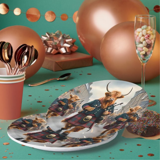 Assiettes En Carton Highland Harmony : Bagpipe Highland Cow Band (Multi)