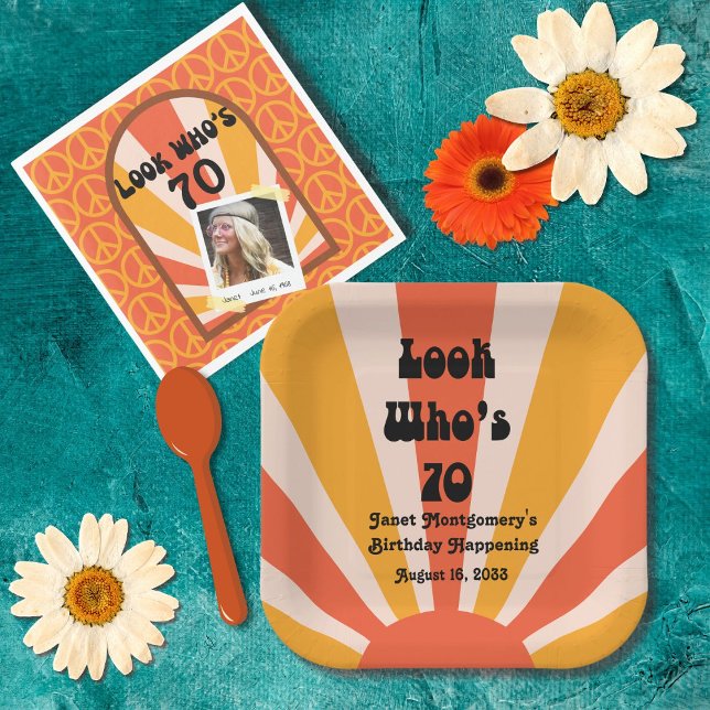 Assiettes En Carton Hippie rétro Sunrise 70e anniversaire (Retro hippie sunrise groove with plenty of mix and match party goods. Celebrate the 60's)