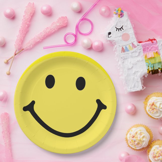 Assiettes En Carton Jaune brillant et joyeux visage souriant (Fête)