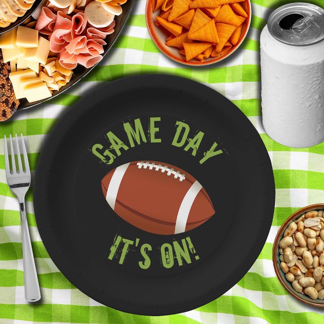Assiettes En Carton Jour du jeu de football (Football game day paper plates - green and black)