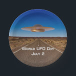 Assiettes En Carton Journée mondiale des ovnis<br><div class="desc">La Journée mondiale de l'OVNI est célébrée le 2 juillet en commémoration de l'accident de l'OVNI à Roswell, au Nouveau-Mexique, en 1947. Certains célèbrent aussi le 24 juin comme la date de la première observation d'ovnis aux Etats-Unis, largement connue. La Journée mondiale de l'OVNI a pour but de sensibiliser les...</div>