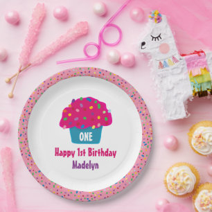 Assiettes En Carton Joyeux Anniversaire Frosted Cupcake Rainbow Sprink