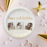 Assiettes En Carton Joyeux Anniversaire Gold Parties scintillant Photo<br><div class="desc">Célébrez un grand anniversaire avec ces plaques de papier amusantes avec 3 photos de la fille/garçon d'anniversaire,  2 titres de texte personnalisés,  le tout mis contre un arrière - plan blanc accentué avec des étincelles de parties scintillant faux or. Amusant et festif - parfait pour toute célébration d'anniversaire.</div>
