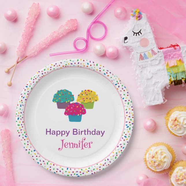 Assiettes En Carton Joyeux Anniversaire Whimsical Frosted Cupcake (Fête)