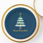 Assiettes En Carton Joyeux Chrismukkah Cute Hanoukka Christmas Tree<br><div class="desc">Cette jolie plaque en papier de fête Merry Chrismukkah présente un arbre de Noël vert décoré de dorures dreidel et une étoile juive de David en or au sommet pour Hanoukka de combiner les 2 jours fériés pour une famille qui célèbre les deux.</div>