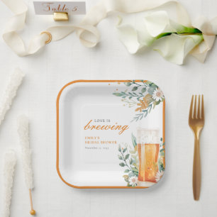 Assiettes En Carton L'amour de la bière est en train de brasser la dou
