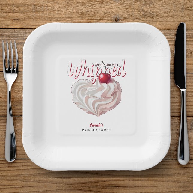 Assiettes En Carton Lui a la Crème Chantilly Réception de Mariage Ceri (She's Got Him Whipped Cream Cherry Bridal Shower Paper Plates
)
