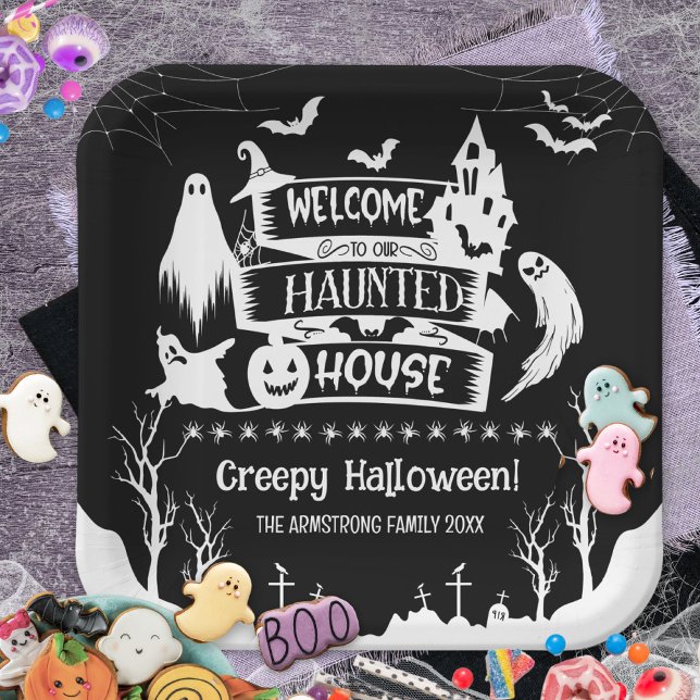 Assiettes En Carton Maison hantée Famille Halloween (Haunted House Halloween Family Paper Plates ©Susanne Sachers - Sunny Mind 🌞)