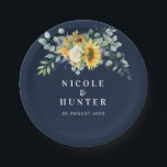 Assiettes En Carton Mariage de tournesol d'aquarelle<br><div class="desc">Un design de tournesol rustique avec une couleur bleu marine arrière - plan avec rose de pivoine blanche aquarelle et tournesols. Les détails du texte et les couleurs peuvent être modifiés.</div>