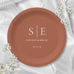 Assiettes En Carton Mariage Monogramme chic minimaliste en terre cuite<br><div class="desc">Cette plaque de papier mariage en terre cuite chic et minimaliste peut être personnalisée avec vos initiales monogrammes,  noms et date spéciale. Conçu par Thisisnotme©</div>