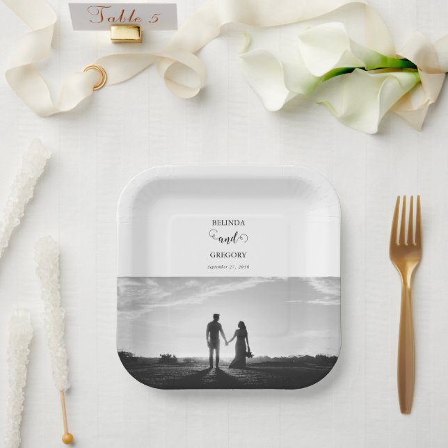 Assiettes En Carton Mariage photo moderne en noir et blanc (Mariage)