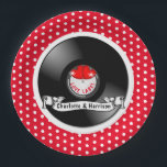 Assiettes En Carton Mariage Retro Rockabilly Hearts<br><div class="desc">Faux disque vinyle avec coeur d'amour rouge sucré et graphismes à points polka Juste la chose pour un mariage avec un thème de musique Rockabilly.</div>