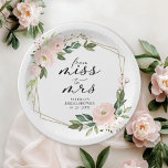 Assiettes En Carton Mlle à Mme Pink Blush Fête des mariées géométrique<br><div class="desc">Transformez votre douche nuptiale en une célébration époustouflante grâce à notre magnifique suite fleurie. Cette collection offre tout ce dont vous avez besoin pour une atmosphère cohésive et élégante, y compris des cartes de recettes et de conseils assorties, des serviettes personnalisées, de beaux panneaux et des jeux amusants. N’hésitez pas...</div>
