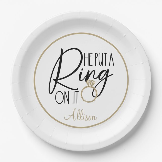 Assiettes En Carton Moderne Or Noir Nom Il a mis une bague dessus   (Devant)