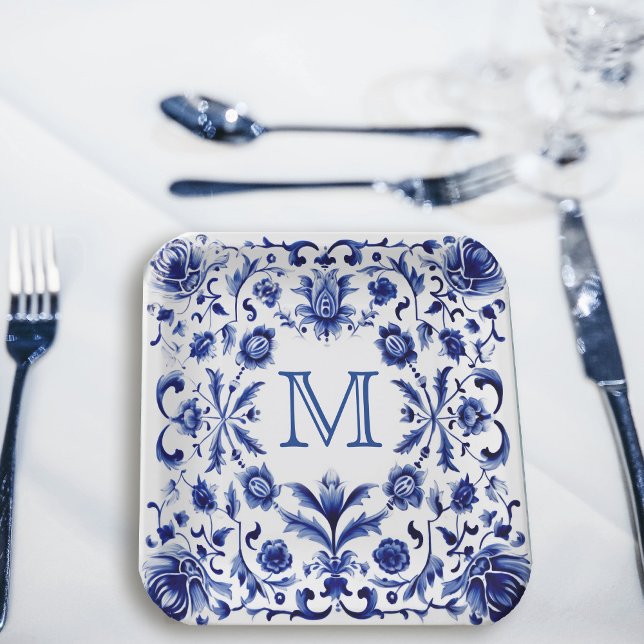 Assiettes En Carton monogramme de conception bleu Delft (Créateur téléchargé)