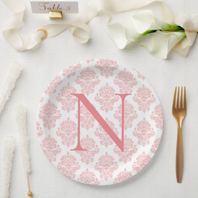 Assiettes En Carton Monogramme Initiales Damask Pastel Peach (Mariage)