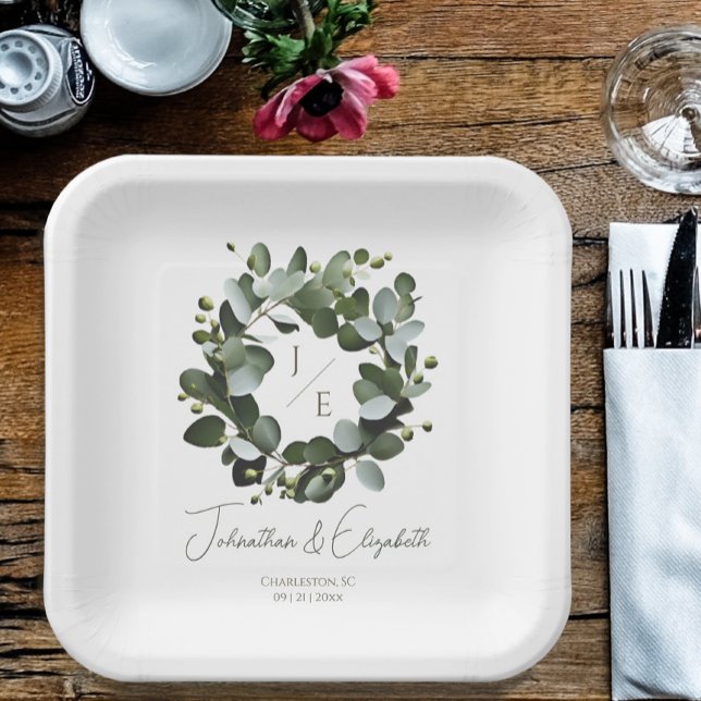 Assiettes En Carton Monogramme moderne Eucalyptus Mariage de couronne  (White Modern Monogram Eucalyptus Wreath Wedding Paper Plates)