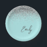 Assiettes En Carton Monogramme Pailleté Argent Bleu Aqua Sarcelle<br><div class="desc">Plaques de fête avec nom et initiale Monogramme Pailleté Argent Bleu Aqua Sarcelle. C'est le cadeau idéal pour un anniversaire sweet 16,  un mariage,  une douche de mariée,  un anniversaire de mariage,  une baby shower ou une soirée bachelorette pour quelqu'un qui aime le luxe clinquant et les styles chics.</div>