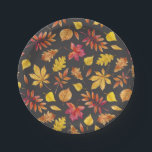 Assiettes En Carton Motif de feuilles d'automne à l'aquarelle rustique<br><div class="desc">Ajoutez une touche rustique à votre événement avec ces assiettes en papier automnales. Il comporte des illustrations à l'aquarelle de feuilles d'automne rouges, jaunes et orange sur fond sombre. Ces assiettes à motif de feuilles sont parfaites pour les mariages d'automne, les baby showers, les douches de mariée et bien plus...</div>