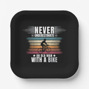 Assiettes En Carton Ne sous-estimez jamais un vieil homme à vélo