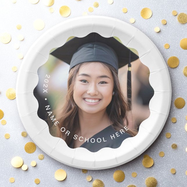 Assiettes En Carton Nom de la photo du diplômé blanc bordure ondulée g (Graduate photo name white wavy border graduation paper plates)