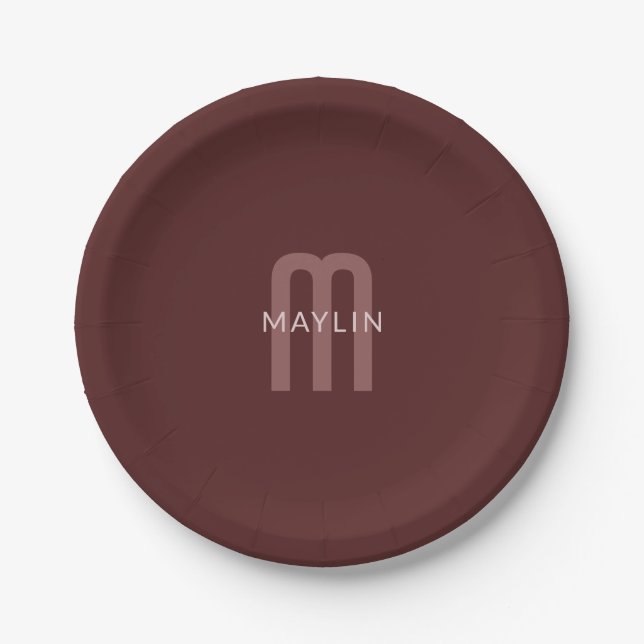 Assiettes En Carton Nom Monogramme d'apparence moderne | Rouge marron (Devant)