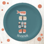 Assiettes En Carton Nom personnalisé du sushi japonais mou<br><div class="desc">De délicieux sushis,  nigiri et maki roll design de cuisine japonaise. Personnalisez en modifiant ou en supprimant le nom. Art original de Nic Squirrell.</div>