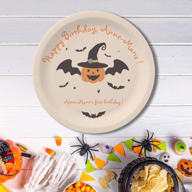 Assiettes En Carton Notre petit Citrouille fête son anniversaire (Our little pumpkin is turning one Halloween birthday party Plate for a Fall Halloween birthday party)