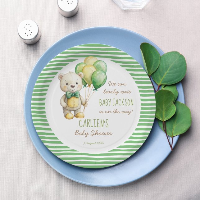 Assiettes En Carton On peut attendre le baby shower d'ours en peluche  (We can bearly wait sage green cute teddy bear baby shower personalized monogram printed paper plates)