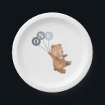 Assiettes En Carton Ours avec 3 Ballons Bleus 1er Anniversaire<br><div class="desc">Un doux ours tenant 3 ballons bleus,  idéal pour la fête de pique-nique de votre bébé garçon ! Les ballons sont bleus mais vous pouvez aussi changer la couleur de chacun si vous préférez. Vous pouvez également modifier les lettres "ONE" ou les supprimer.</div>