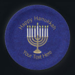 Assiettes En Carton Partie élégante de Menorah Chanukah d'or de<br><div class="desc">Mettez une table élégante de partie de Hanoukka avec des ces les plaques à papier de conception de Menorah de bleu et d'or. Le nettoyage facile et une conception unique fait à ces plats de vacances une addition bienvenue au buffet de table ou de déjeuner de dîner. Offert exclusivement dans...</div>