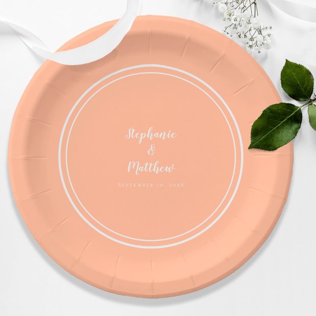 Assiettes En Carton Pêcher Blanc moderne Personnalisé Mariée et Mariag (Peach White Modern Custom Bride & Groom Wedding Paper Plates)