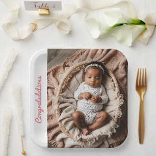 Assiettes En Carton photo de la petite fille rose