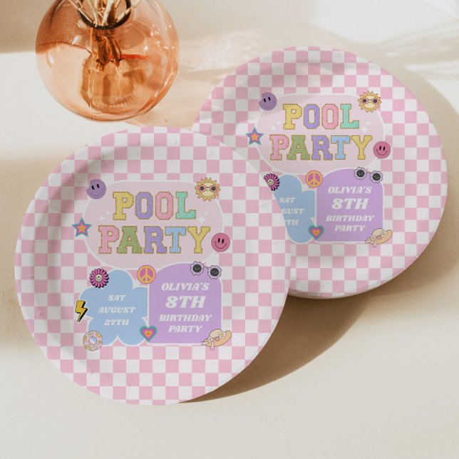 Assiettes En Carton Piscine Party Preppy Varsity Patch Anniversaire (Créateur téléchargé)