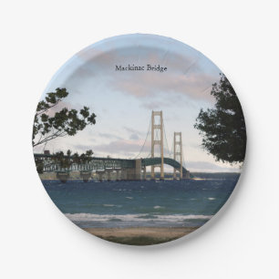 Assiettes En Carton Pont de Mackinac avec la plaque à papier d'arbres