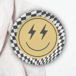 Assiettes En Carton Premier anniversaire du cool One Boy À damiers Rét<br><div class="desc">Un mec cool en tourne un ! Célébrez votre grand jour de petits garçons avec nos assiettes jetables rétro à damiers visage heureux,  avec des dames ondulées et un visage heureux rad.</div>