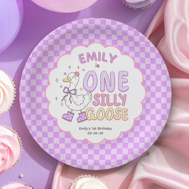 Assiettes En Carton Purple One Silly Goose - Retro Girl First Birthday (Purple One Silly Goose Birthday Paper Plates. Girl First Birthday Party Paper Plates.)