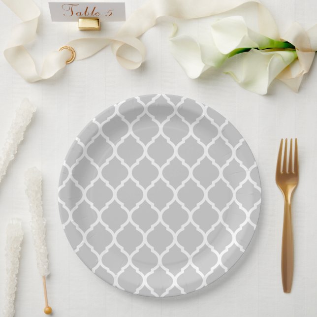 Assiettes En Carton Quatrefoil gris et blanc marocain (Mariage)