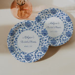 Assiettes En Carton Quelque chose de bleu Chinoiserie Impression Maria<br><div class="desc">Fond de motif chinoiserie bleu et blanc peint à la main basé sur un motif vu sur un vieux pot à gingembre.</div>